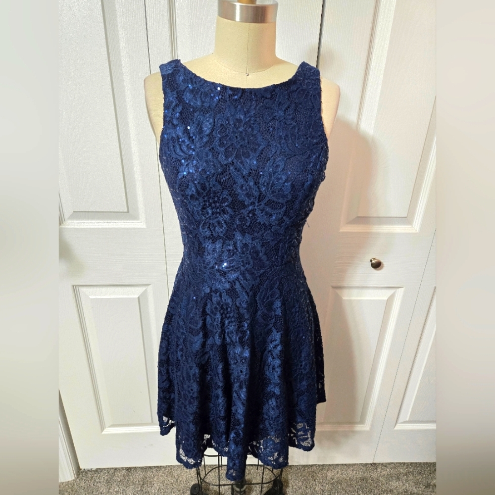Speechless Blue Lace & Sequin Dress, Zips In Back, Fully Lined,Size 3, Beautiful